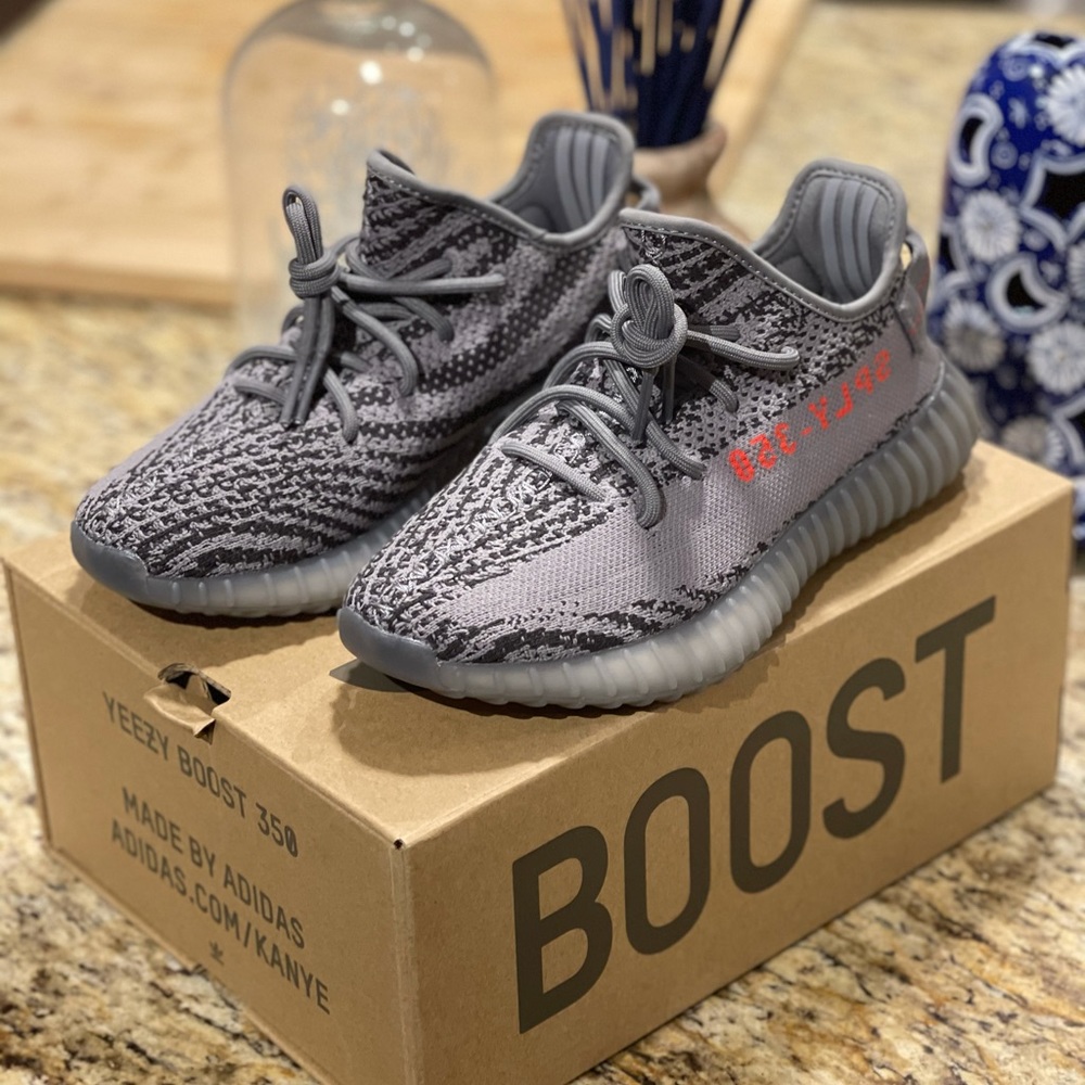 ADIDAS YEEZY BOOST 350 V2 BELUGA